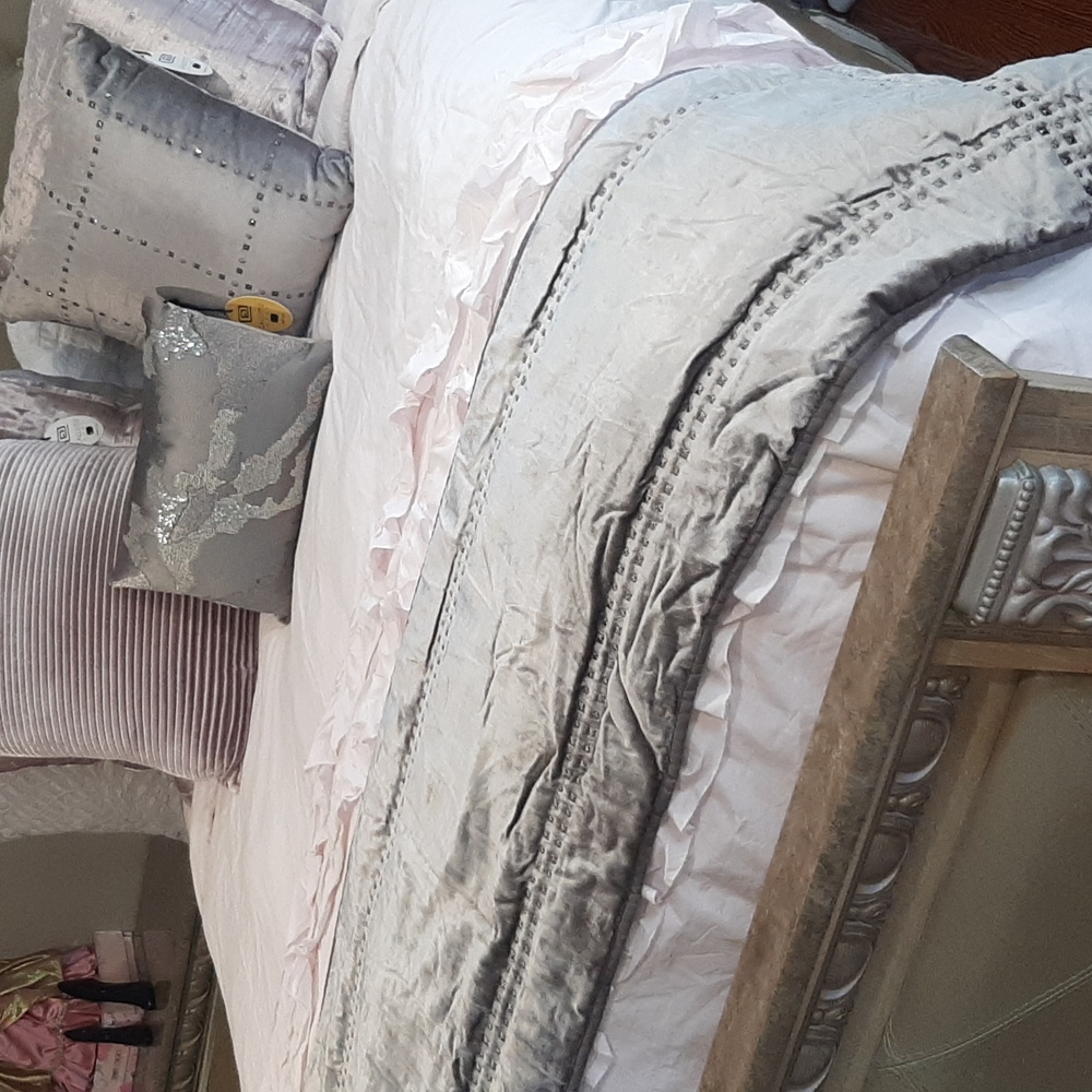 Callisto home bed scarf gray regular 250usd